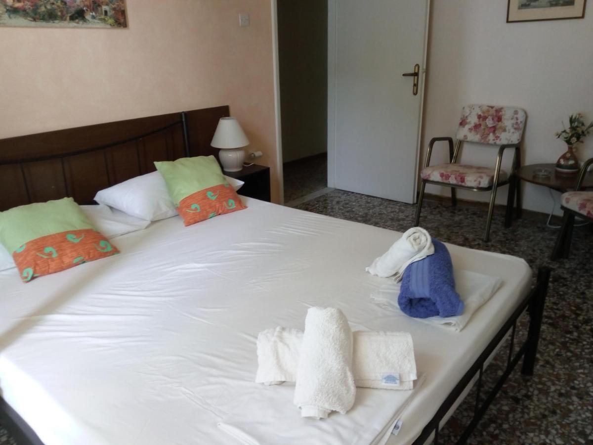 Agnes Rooms Kini Dış mekan fotoğraf